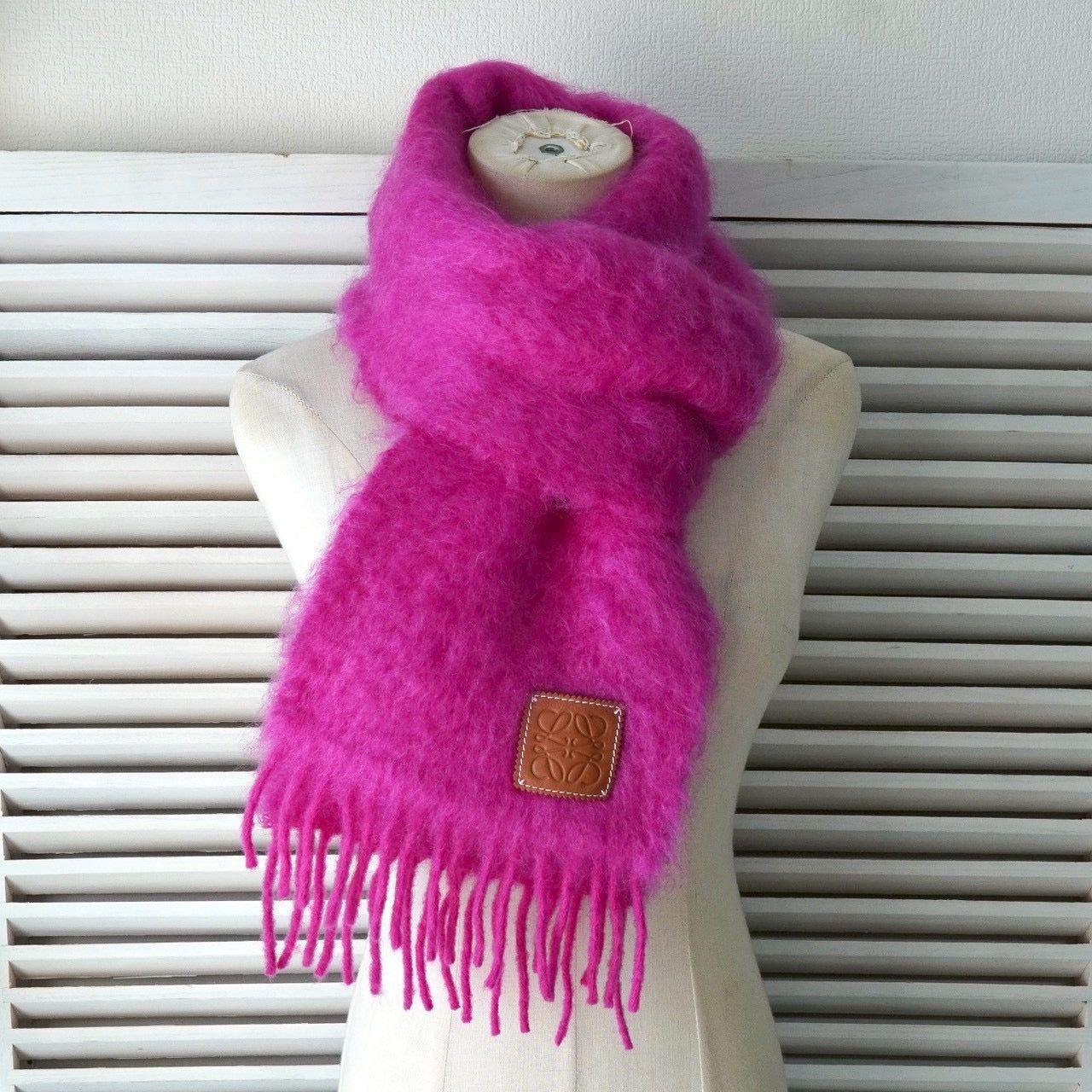 BlackFriday限定割引5％オフ】ロエベ アナグラム レザーパッチ モヘア