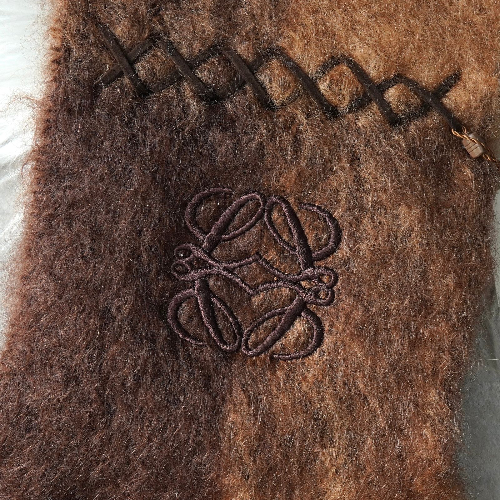 BlackFriday限定割引5％オフ】ロエベ アナグラム 刺繍 バイカラー