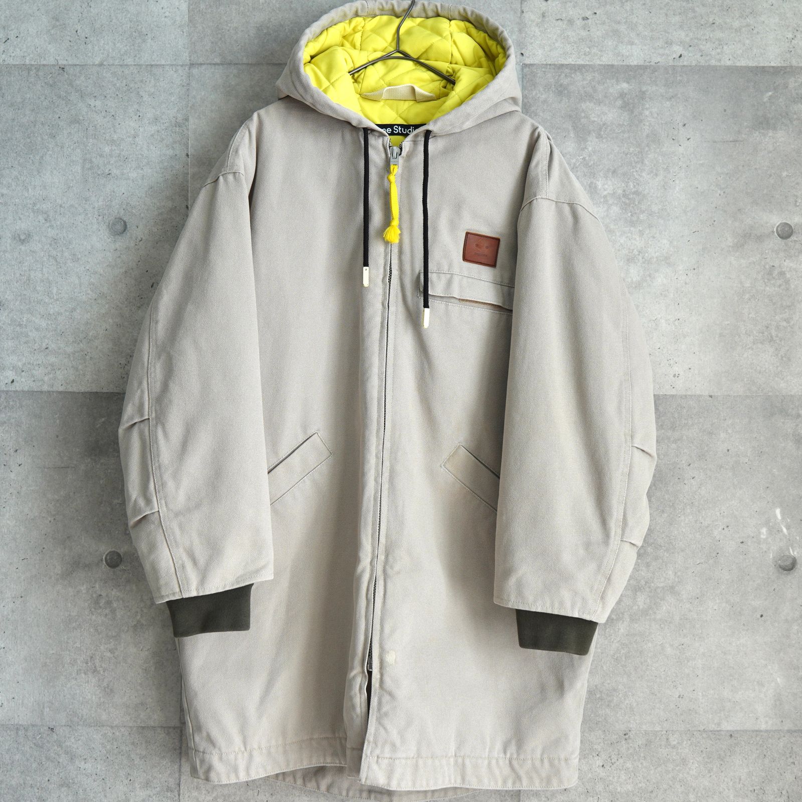 BlackFriday 割引5％オフ アクネ ストゥディオズ フェイスロゴ コットン フーデッド コート 中綿 ライトベージュ