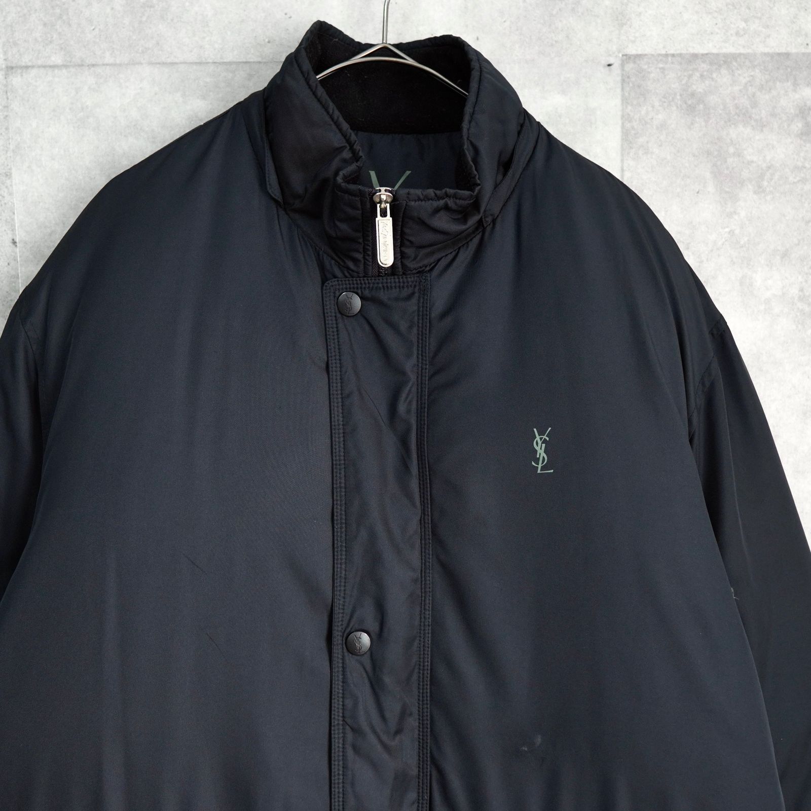 イヴサンローラン YSLロゴ ダウンジャケット ブラック - メルカリ