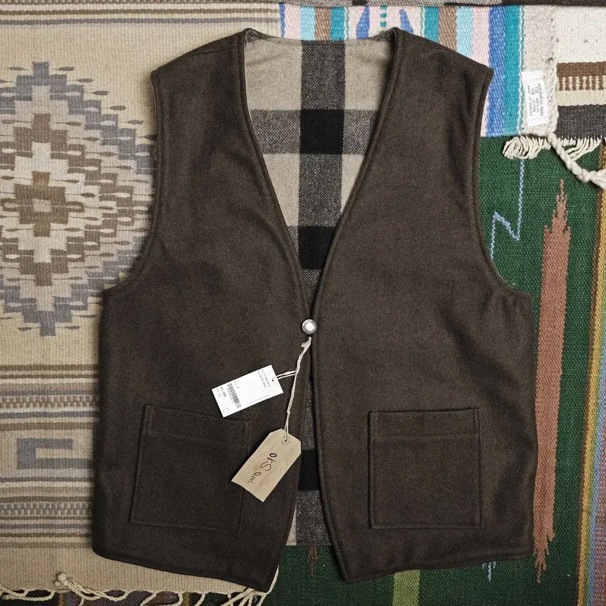 オアスロウ リバーシブル ウールメルトン ベスト