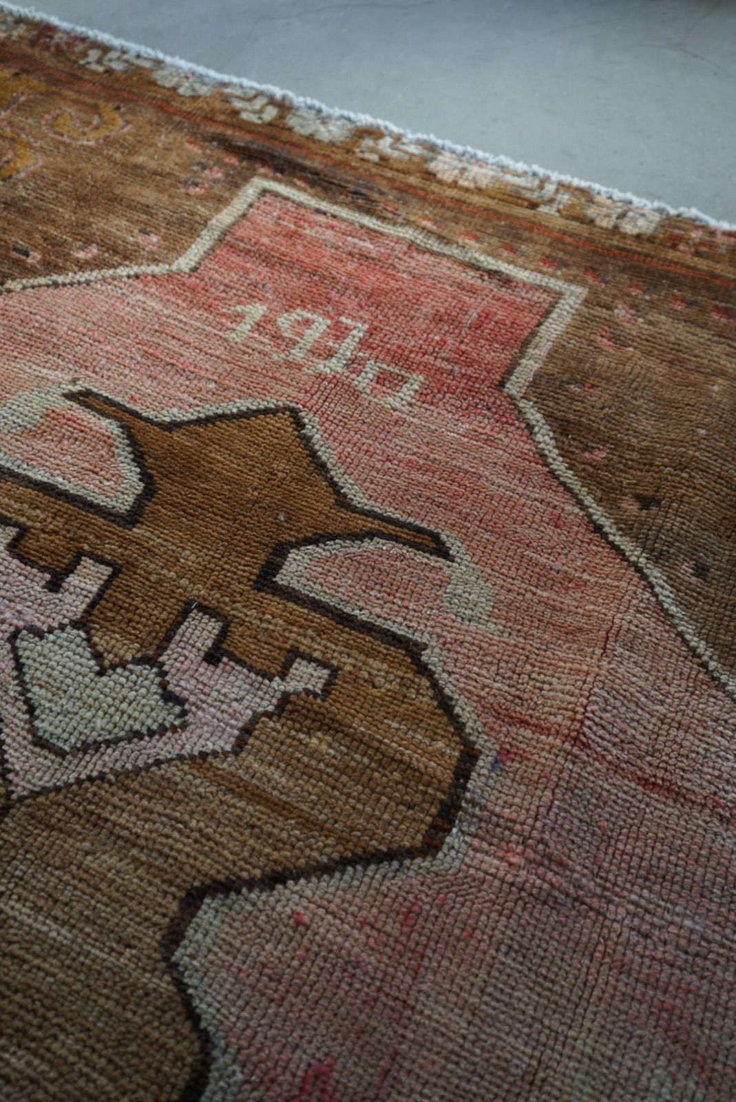 ヴィンテージラグ トルコ ウシャク サーモンピンク 1970年代 286 × 162