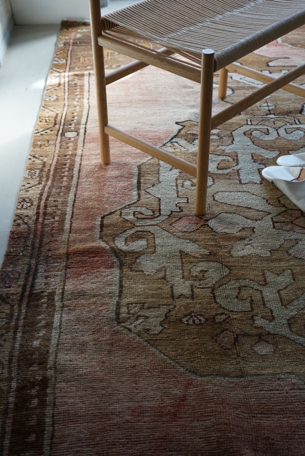 ヴィンテージラグ トルコ ウシャク サーモンピンク 1970年代 286 × 162