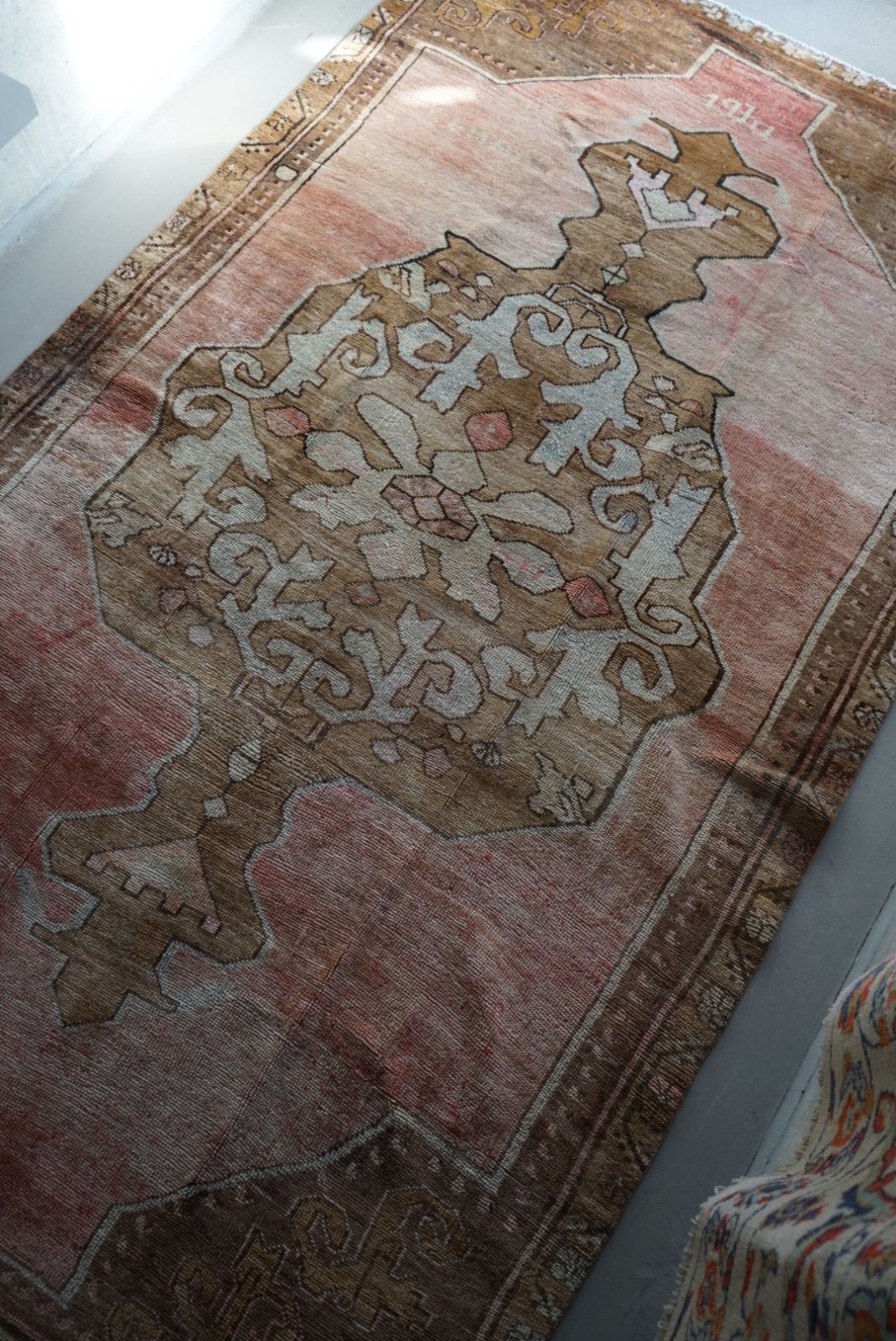 ヴィンテージラグ トルコ ウシャク サーモンピンク 1970年代 286 × 162