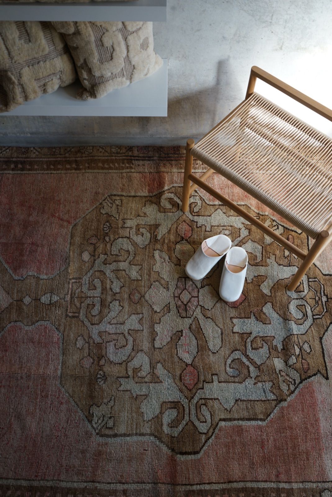 ヴィンテージラグ トルコ ウシャク サーモンピンク 1970年代 286 × 162