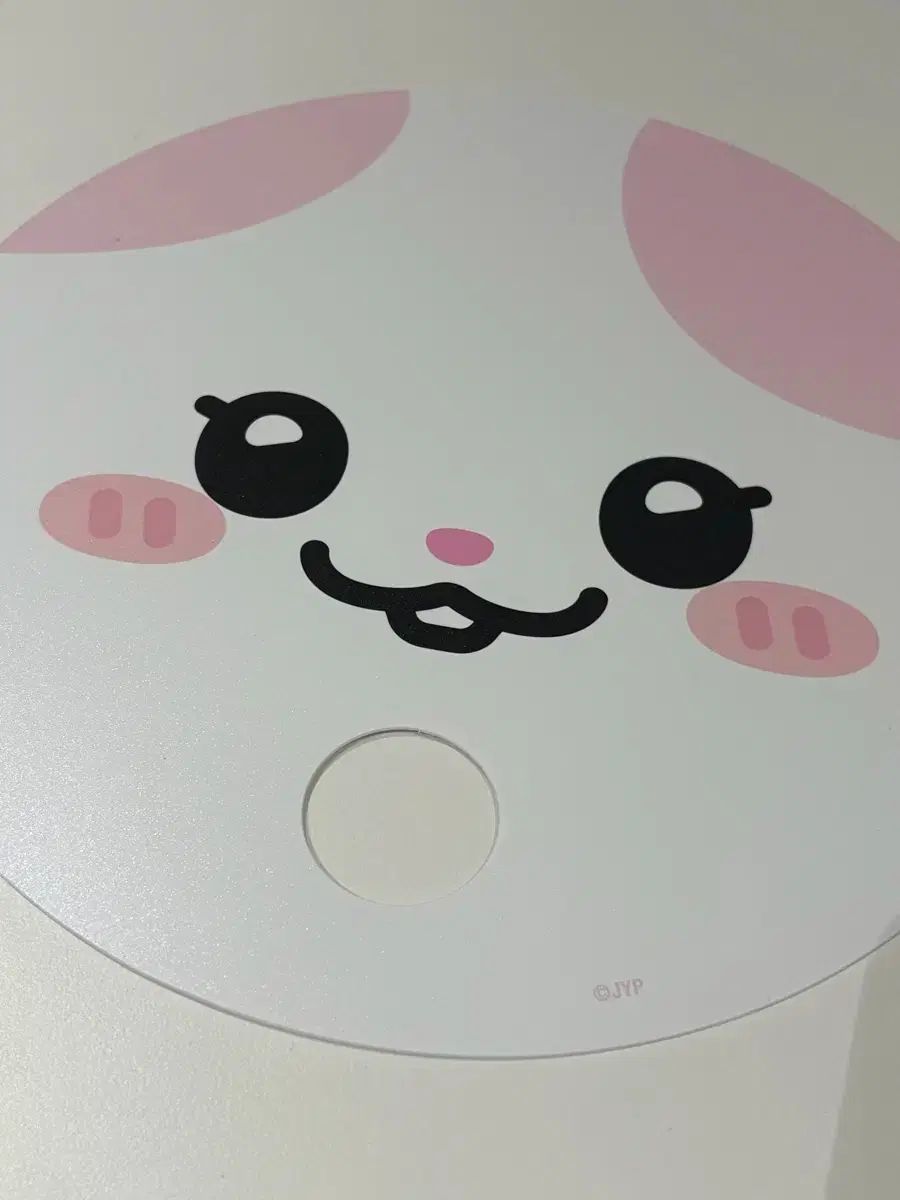 ITZYポップアップ うちわ (ユナ) - メルカリ