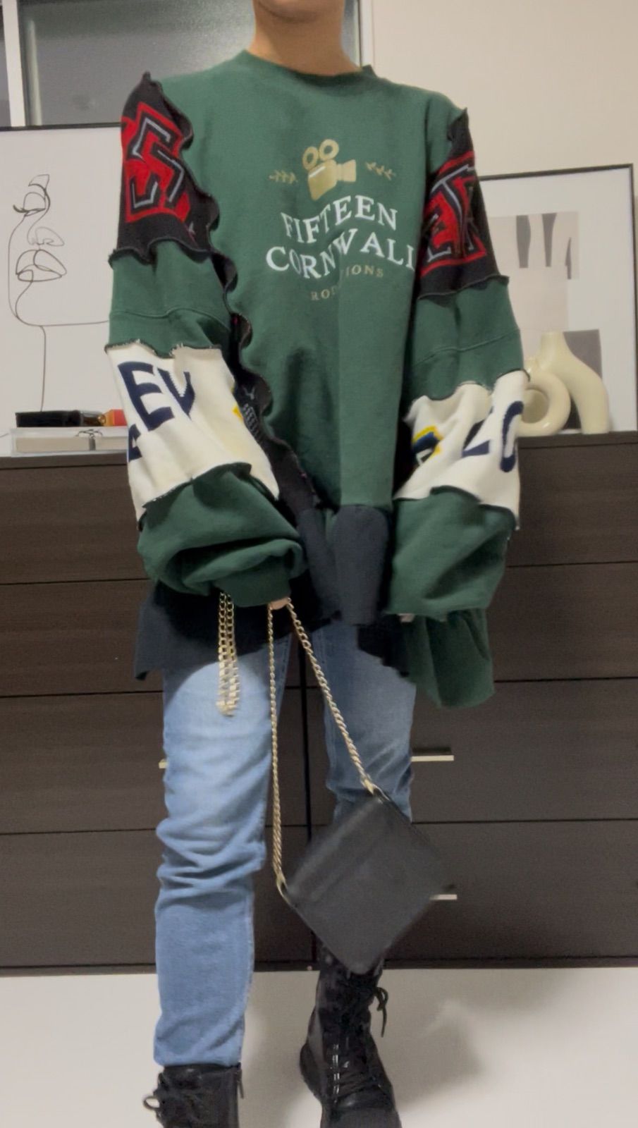 ﾘﾒｲｸ古着 remakeーﾊﾟｯﾁﾜｰｸトップス 裏起毛 トレーナー フリル ビックサイズ 長袖 ﾛｺﾞT 黒•赤•白 緑