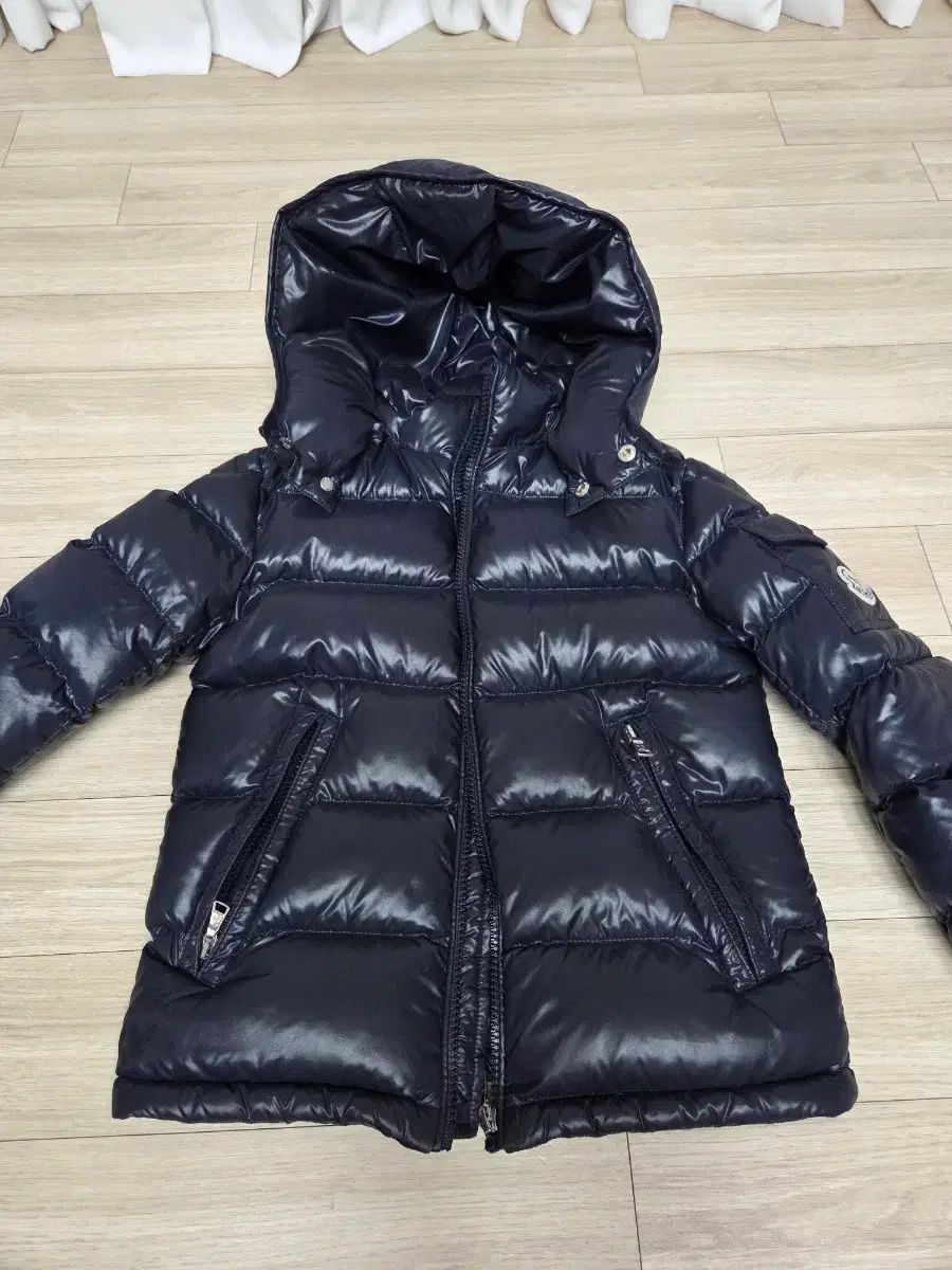 モンクレール マヤ 8 y ネイビー ダウン アウター