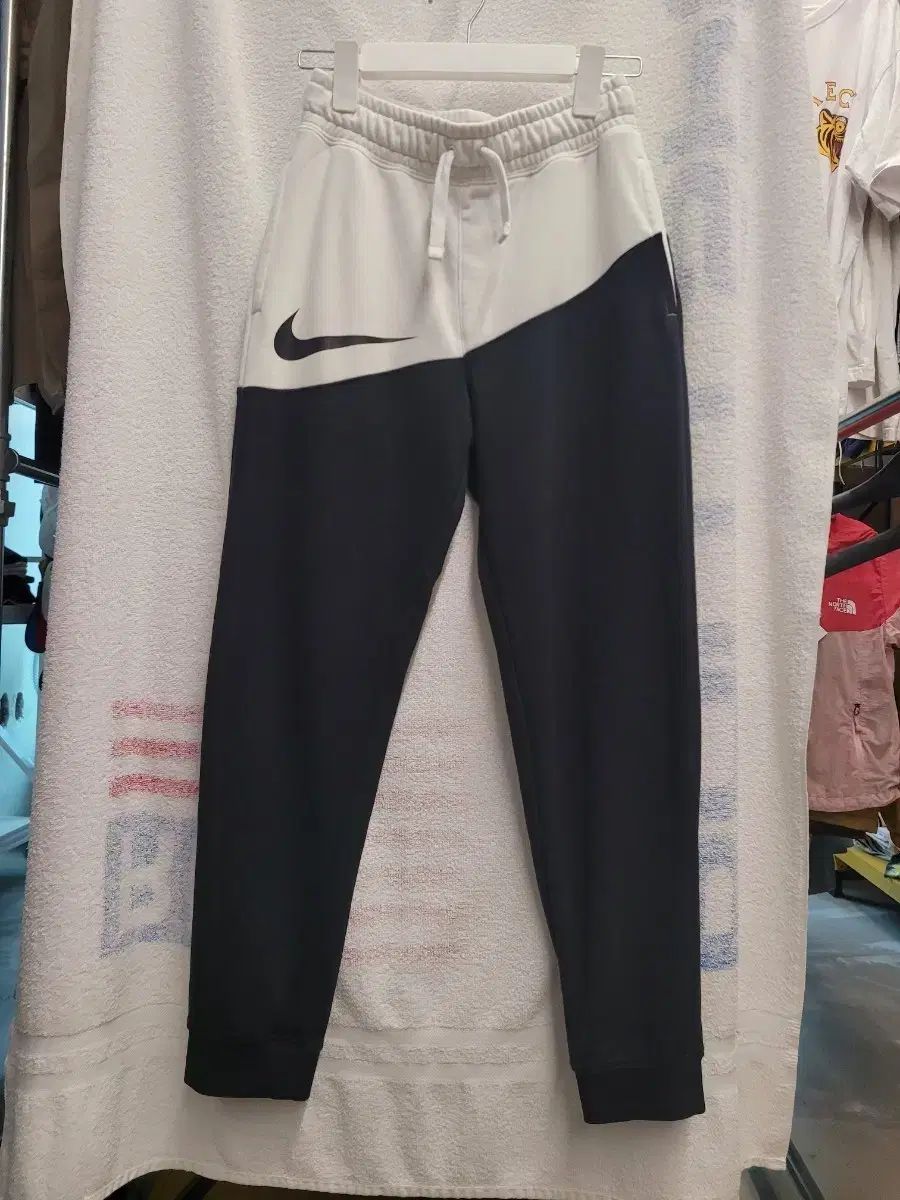 激レア ルーニー・テューンズ DCコラボフィギュア