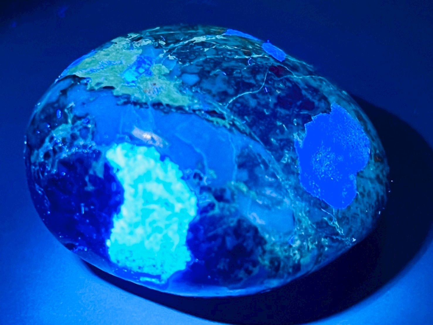 女神の石✨ クリソコラ 珪孔雀石 タンブル 原石 蛍光鉱物 - メルカリ