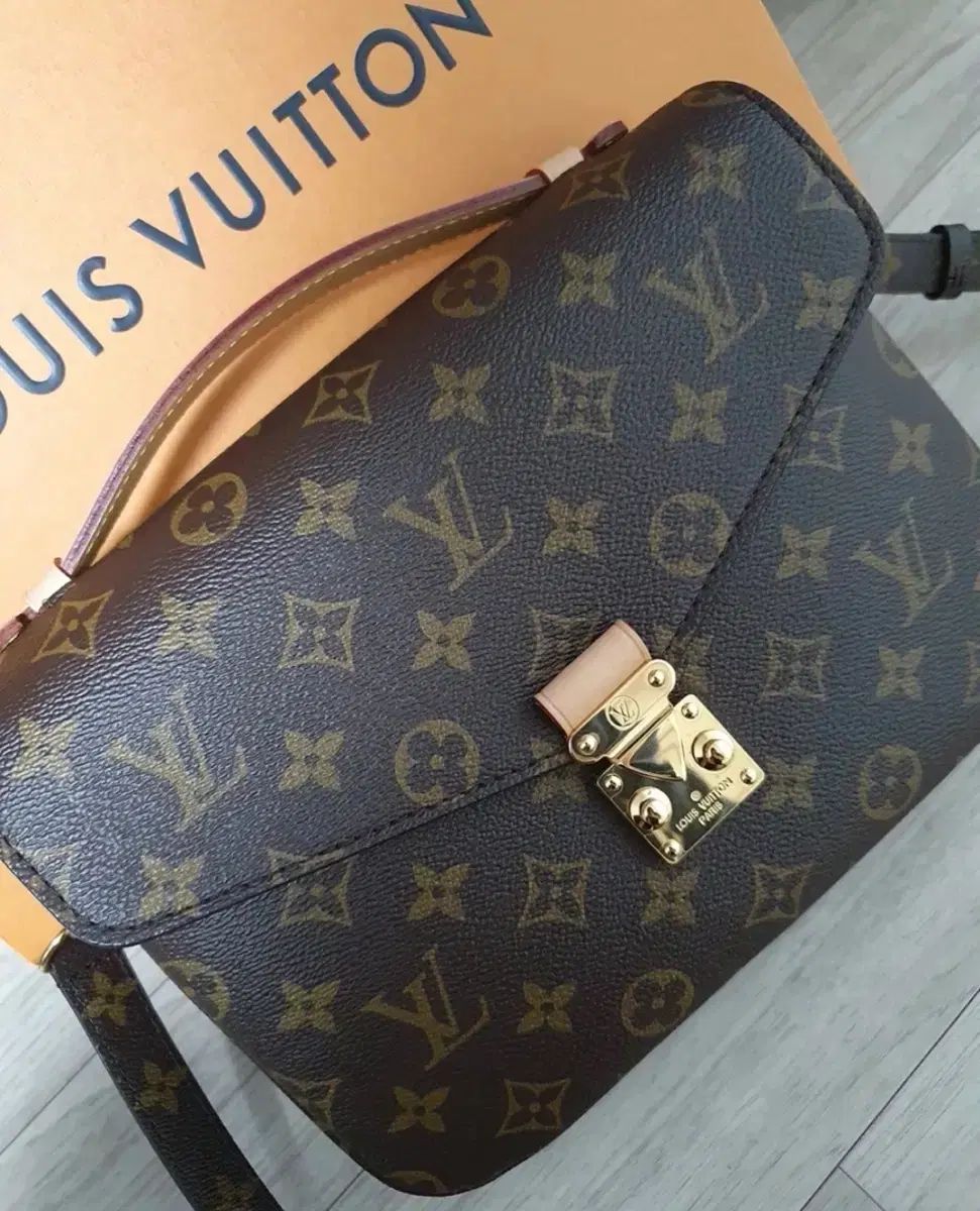 ルイヴィトン ポシェットメティス