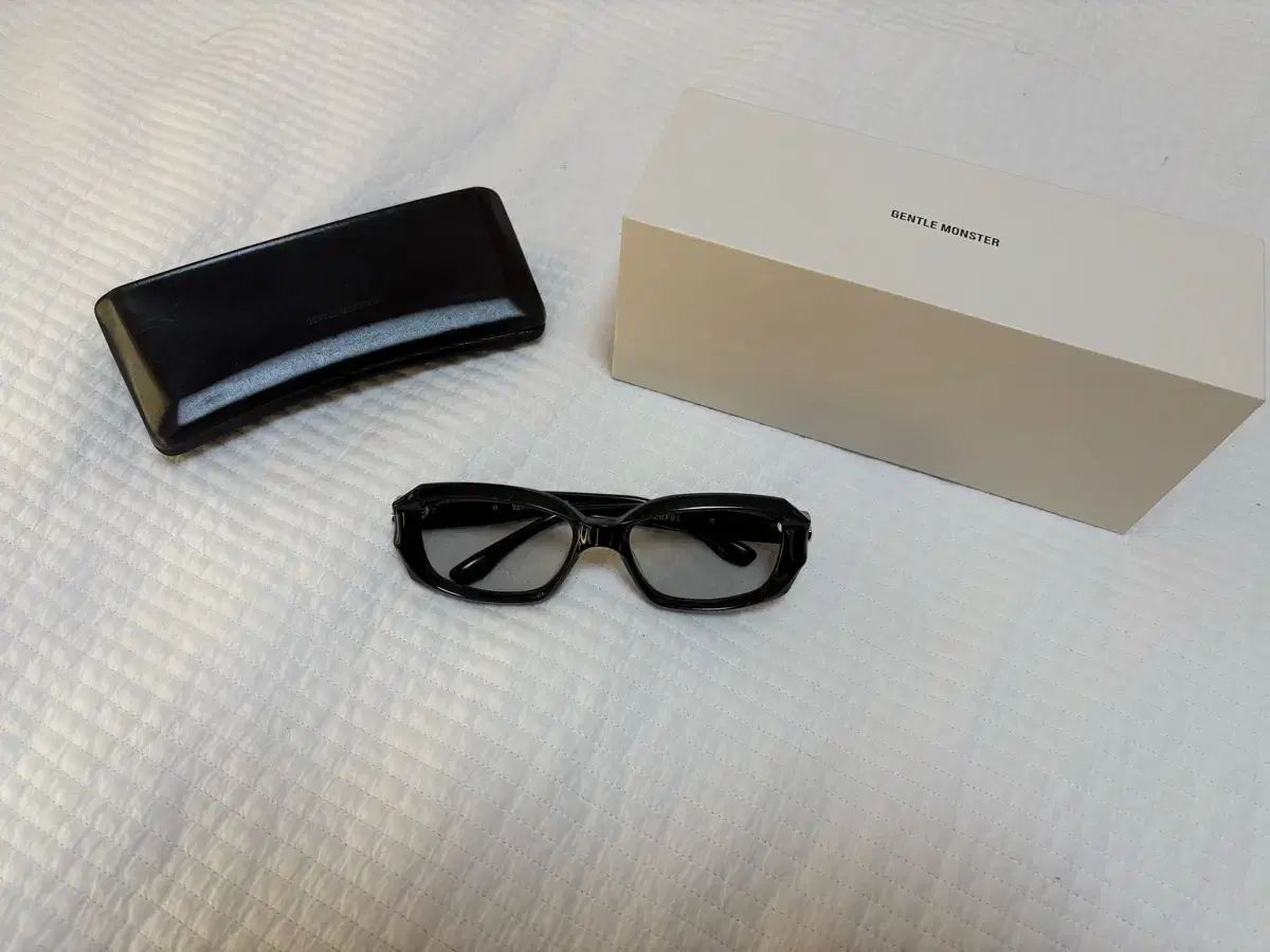 GENTLE MONSTER ジェントルモンスター ロフール01