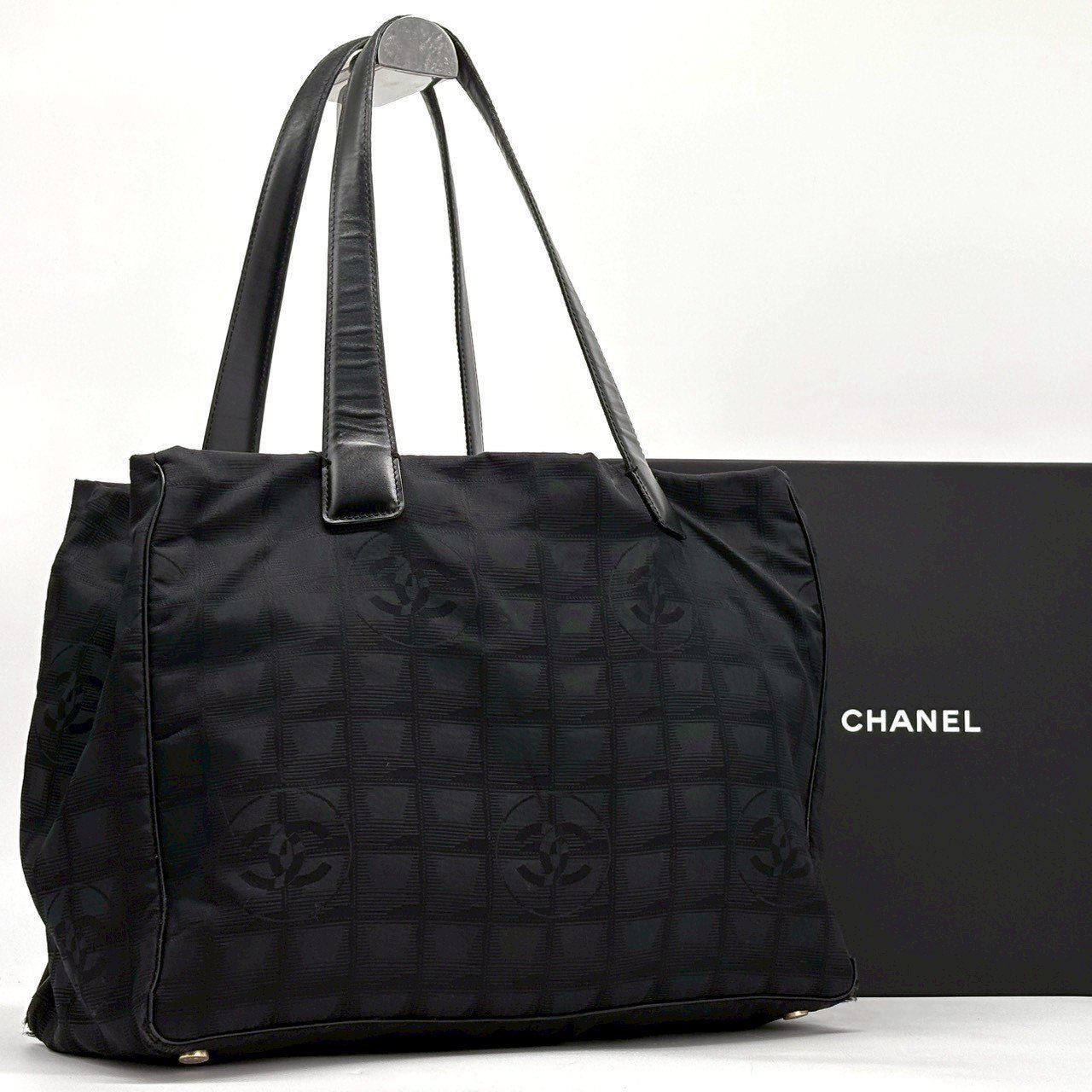 軽やかに上品を纏う】 CHANEL シャネル トートバッグ ニュートラベル