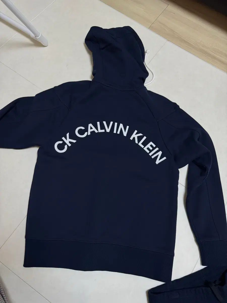 CK カルバン クライン フードジップアップ スカート セット