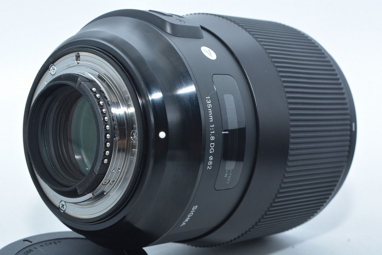 シグマ SIGMA Nikon Fマウント レンズ 135 mm F 1 8 DG HSM