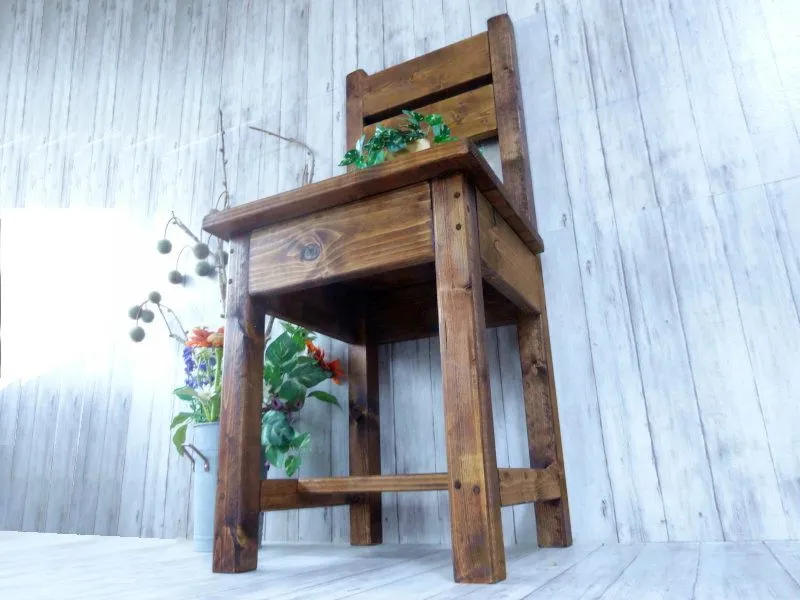 ハンドメイド 1人掛けチェア ストレートタイプ（ダークチーク色）