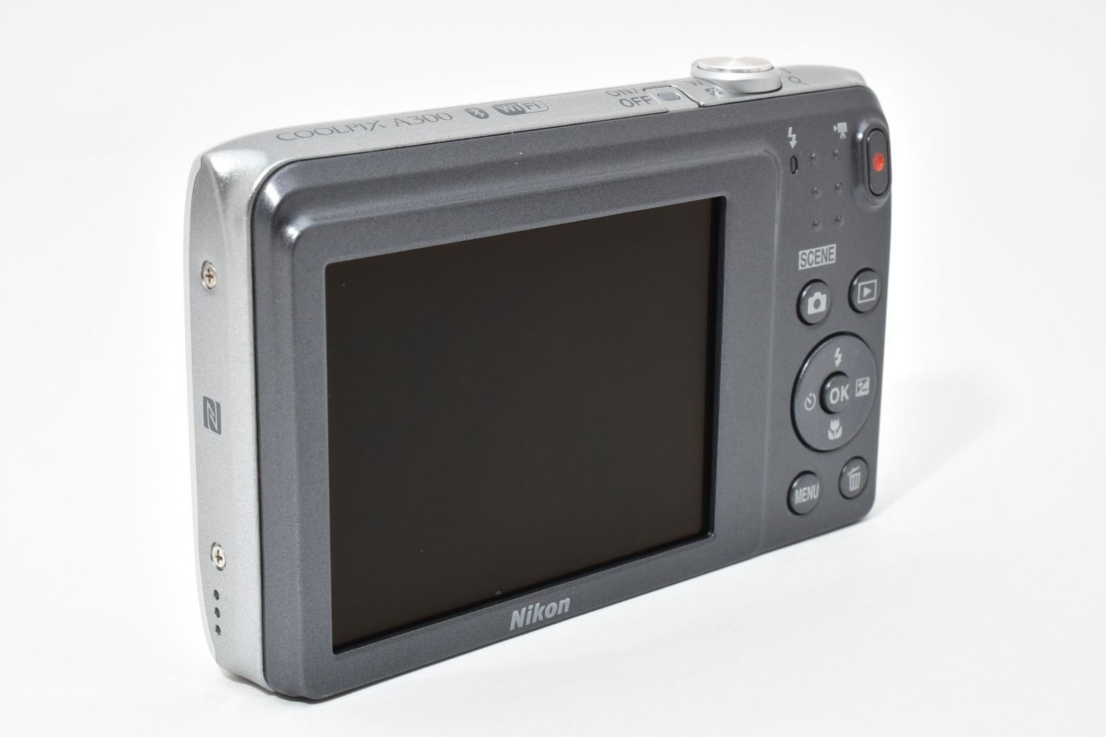 極美品】Nikon COOLPIX A300 シルバー 薄型軽量119g！ 20MP 光学8倍