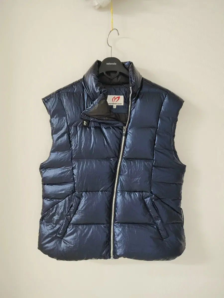 マスターバニーエディション グース ダウン ベスト