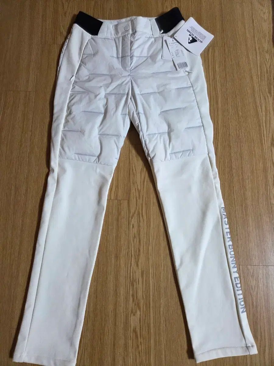 マスターバニーエディション グースダウン ダウン ズボン 白