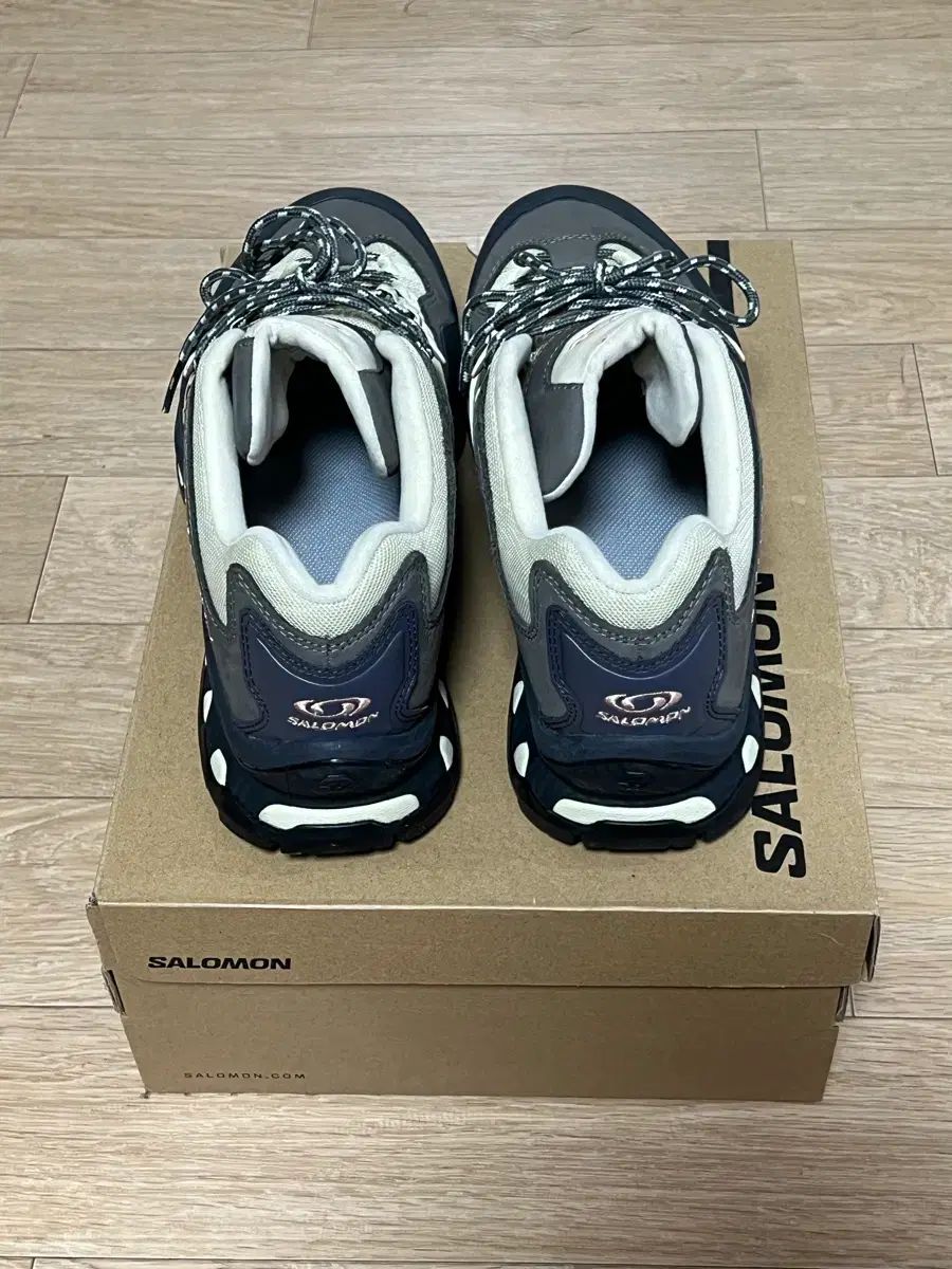 SALOMON サロモン