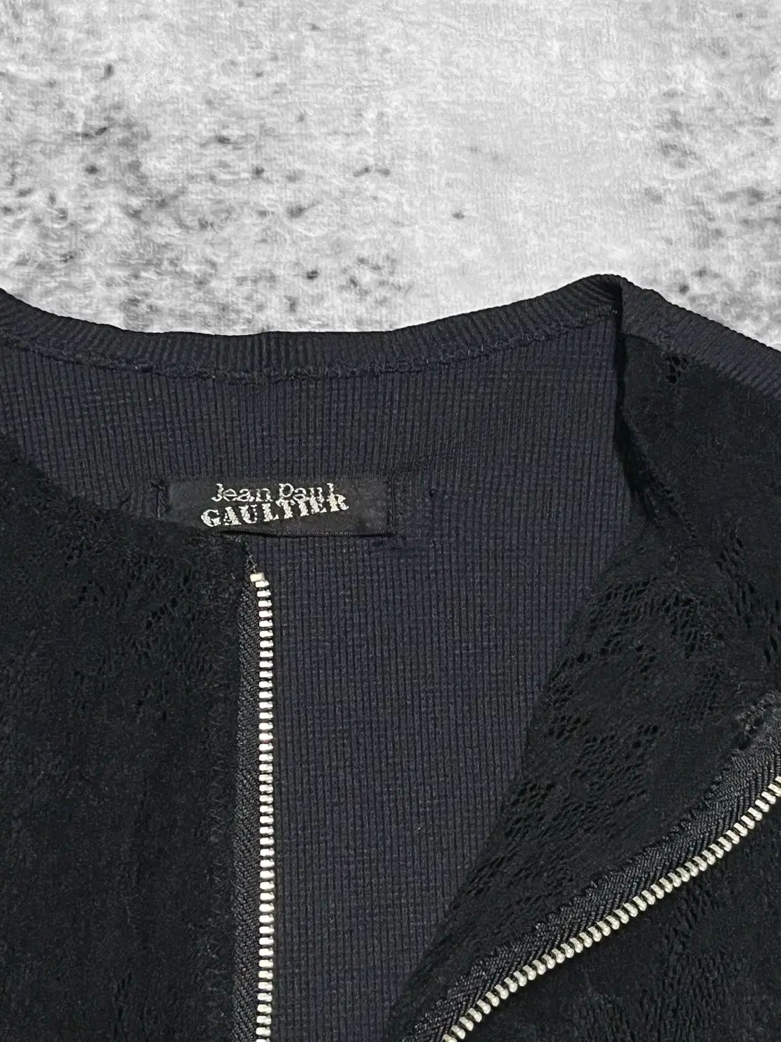 メッシュジップアップ