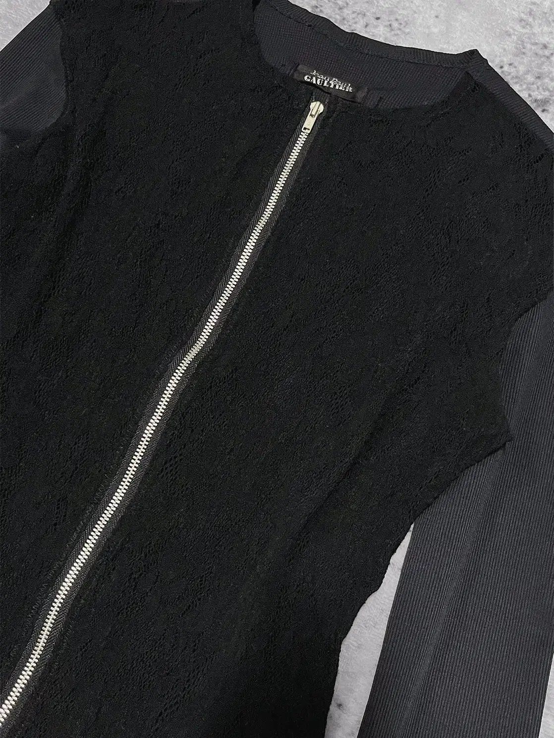 メッシュジップアップ