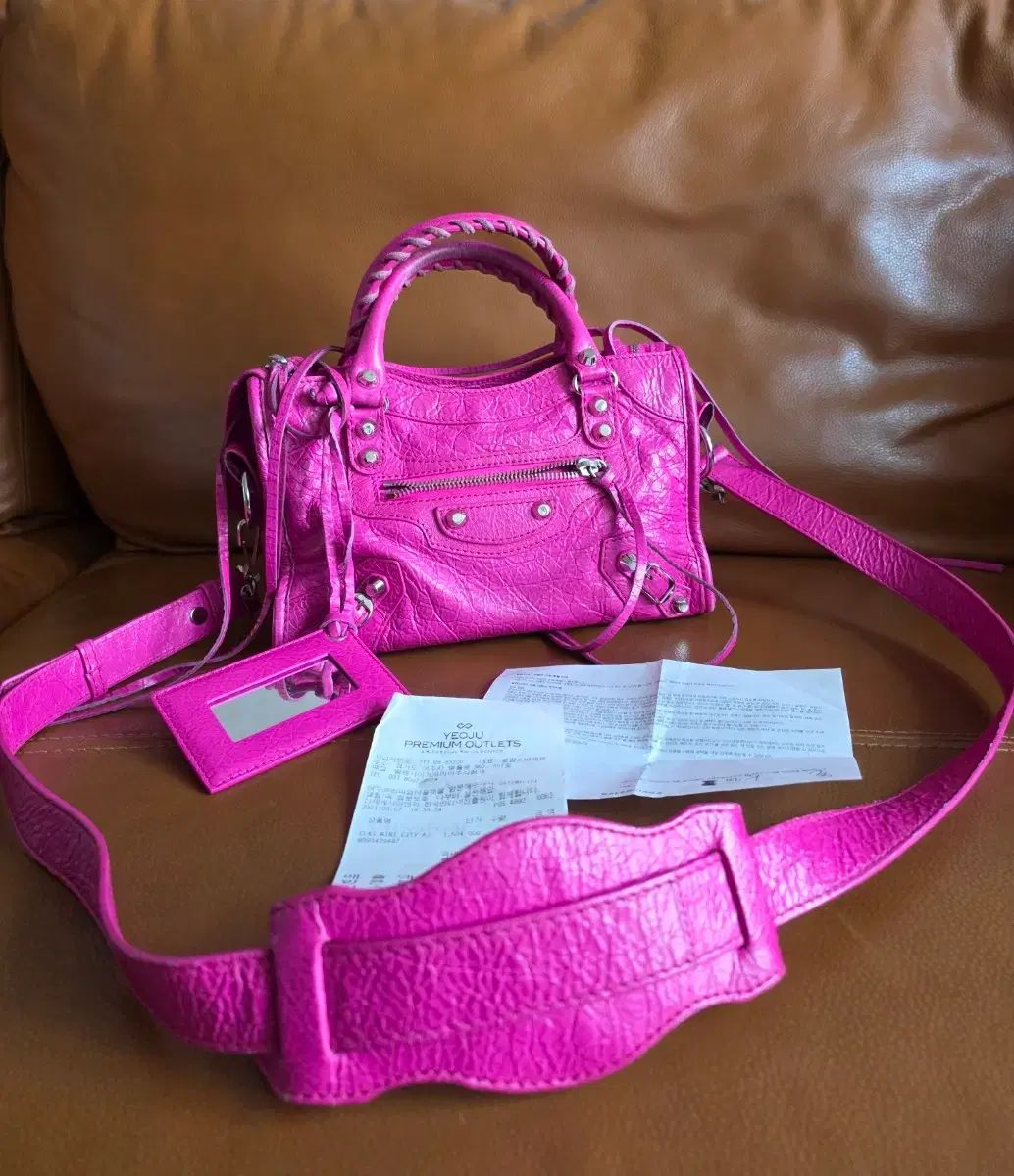 バレンシアガ モーターサイクルバッグ ル シティバッグ ミニ フューシャピンク