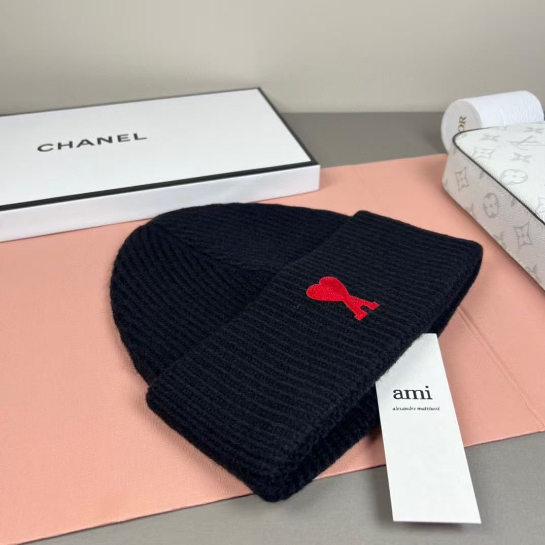 ami paris黒ニット帽 アミパリス
