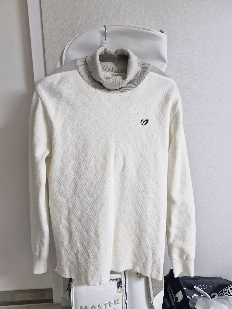 マスターバニーエディション 防風ニット