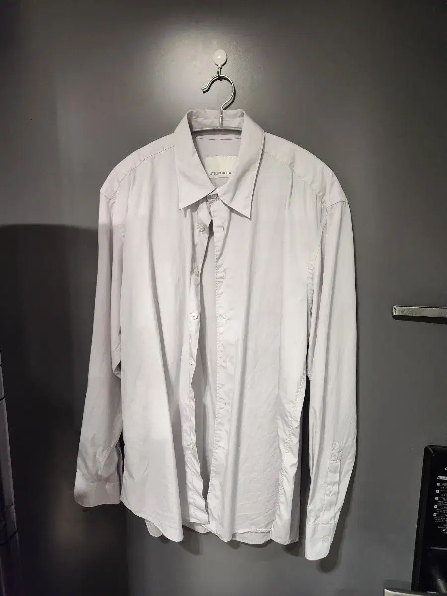 アトリエ デルディオ コットン ポプリン テーパード シャツ シルバー M