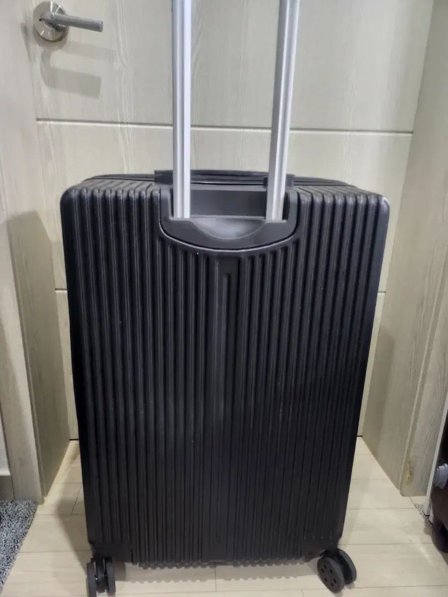 28インチ ブラック 旅行用キャリー