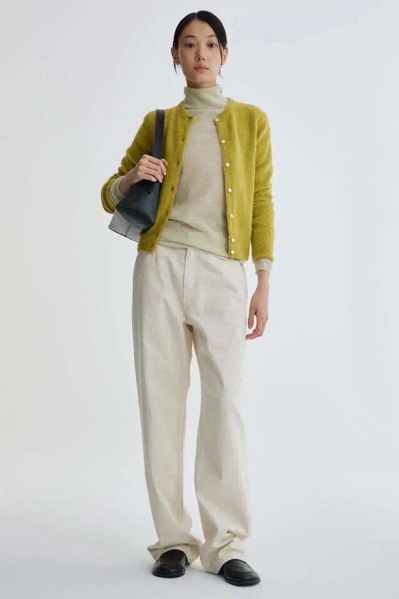 ポッタリー レディース アルパカ ラウンドネック カーディガン - オリーブ フォーマル対応 ワイドパンツ
