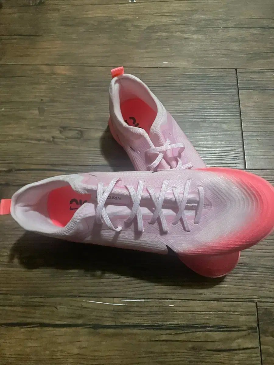 ナイキ マーキュリアル ピンク サッカーシューズ