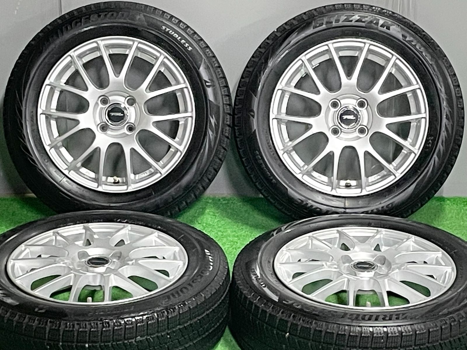 バリ溝スタッドレス トップラン 15 in 5 J 42 PCD 100 ブリザック VRX 2 175 65 R アクア ヴィッツ フィット フリード スイフト