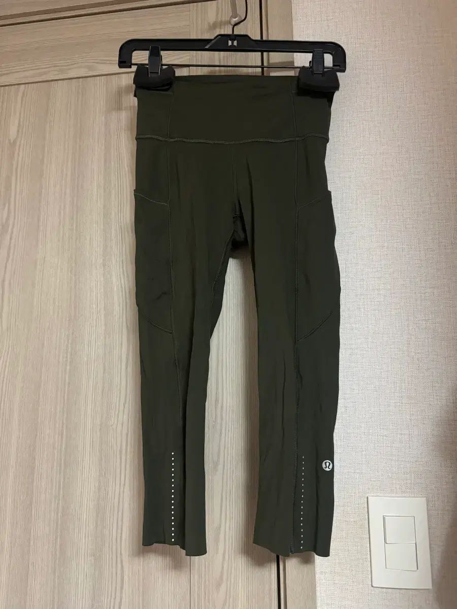 ルルレモン パスト＆フリー クロップド レギンス DARK オリーブ 4 サイズ