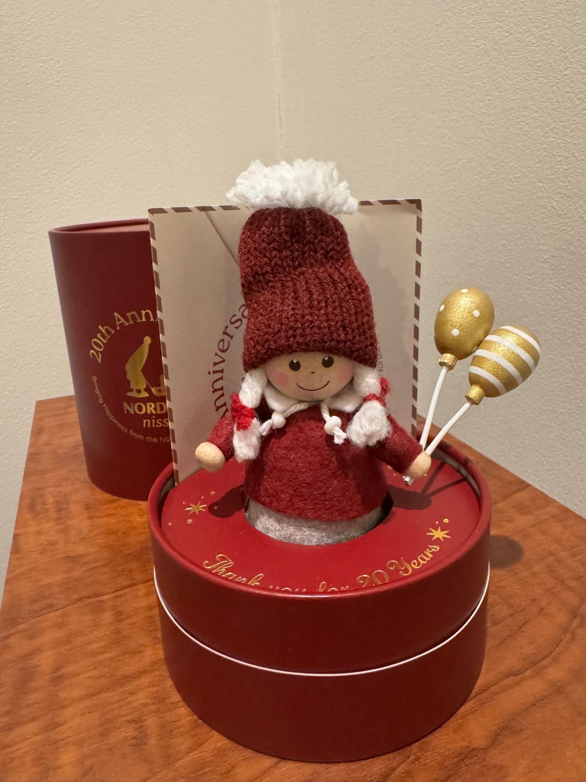 ノルディカ ニッセ 品 20 th celebration 風船を持った女の子