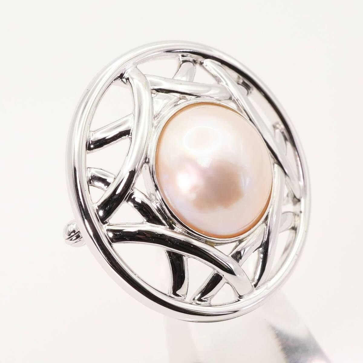 ラウンド ブローチ