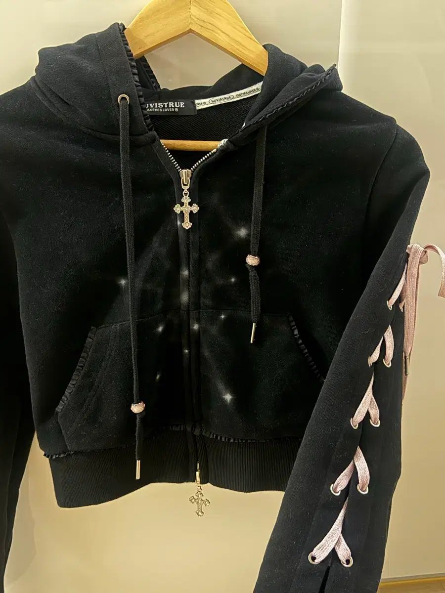 ラブイズトゥルー フードジップアップ Free!