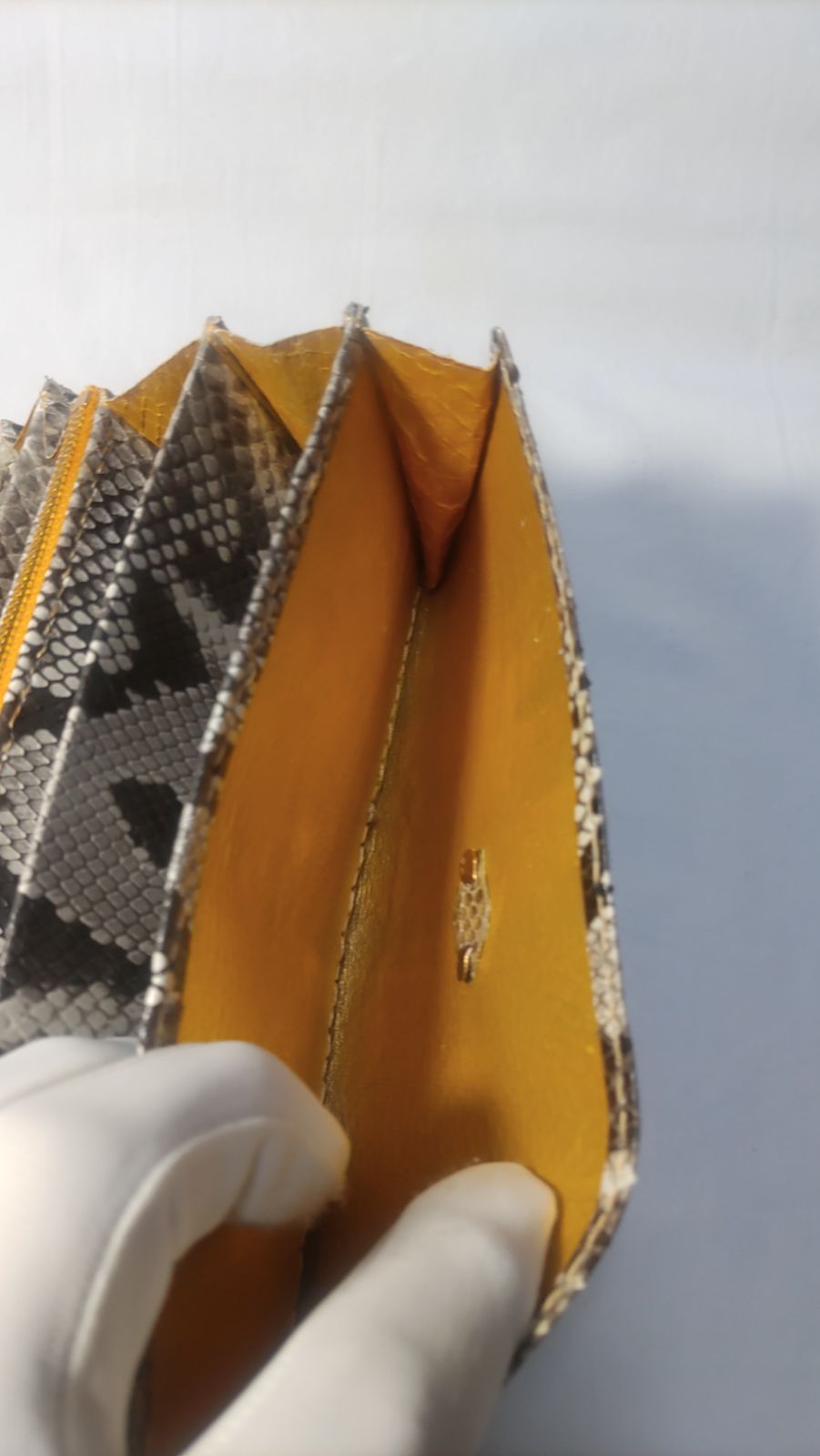 ダイヤモンド•パイソン 長財布