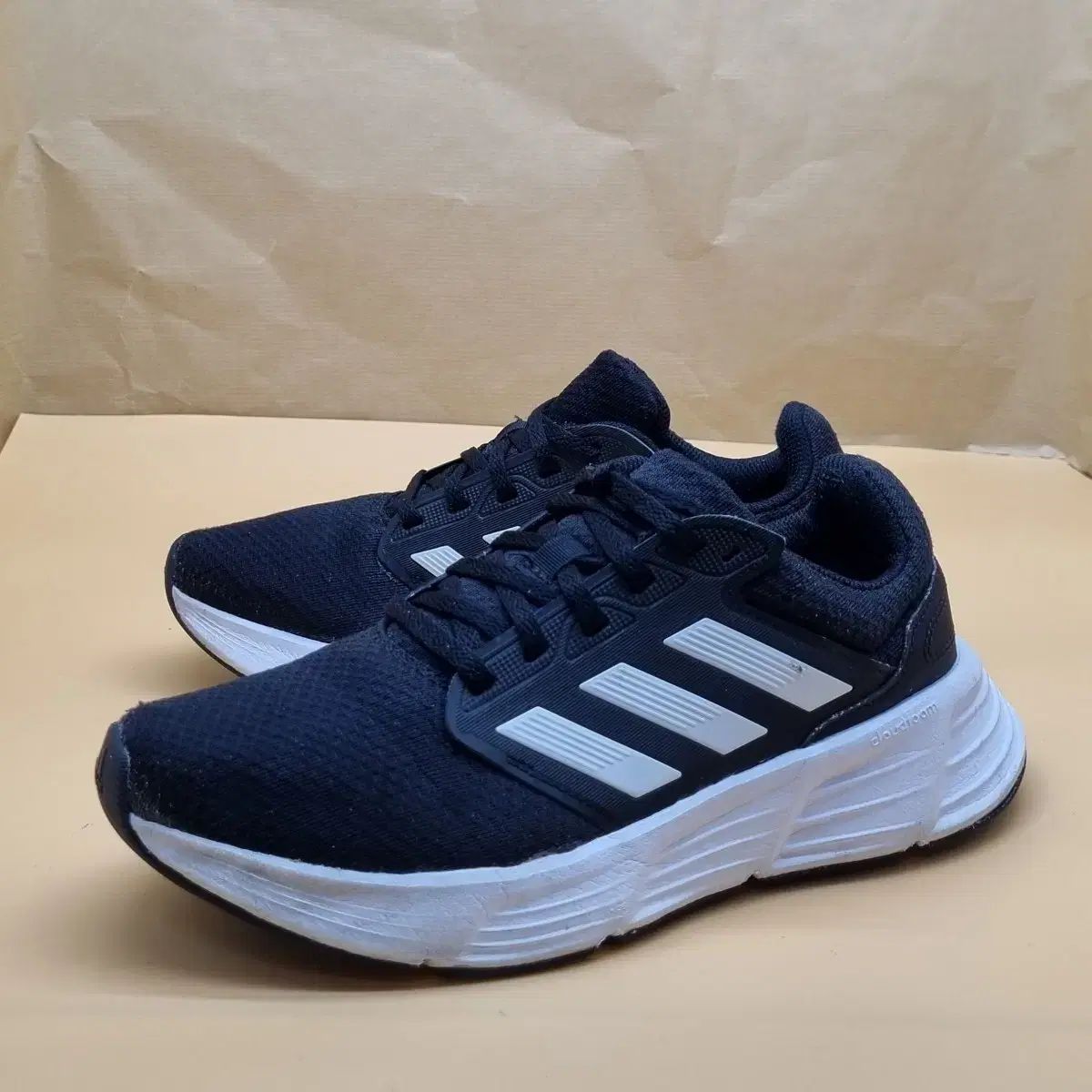 アディダス ギャラクシー6 スニーカー 25センチ