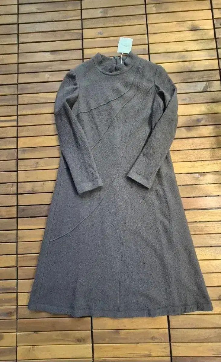 ISAEイセ ウール モクネック ONE PIECE