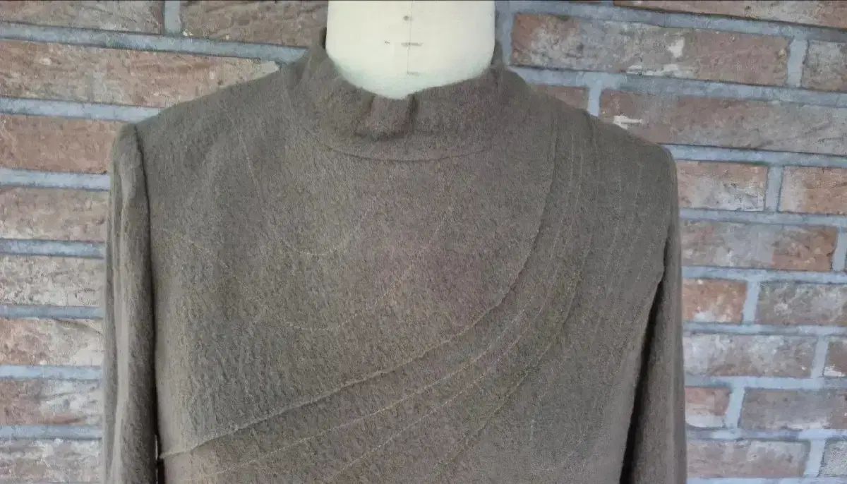 ISAEイセ ウール モクネック ONE PIECE