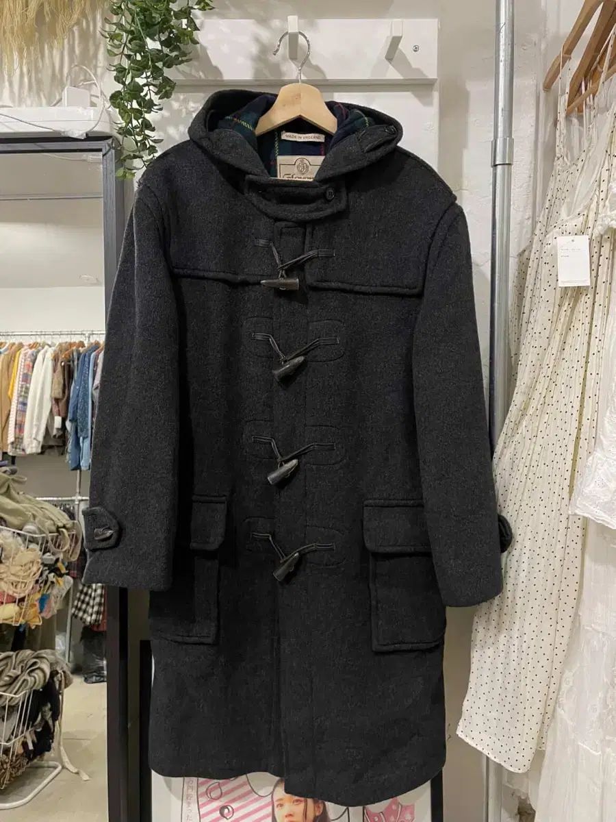 Euro Vintage リアルレザー ダッフルコート トグルボタン ブラック トグルボタン ショップ コート 360度お洒落見え。ボリュームスリーブ