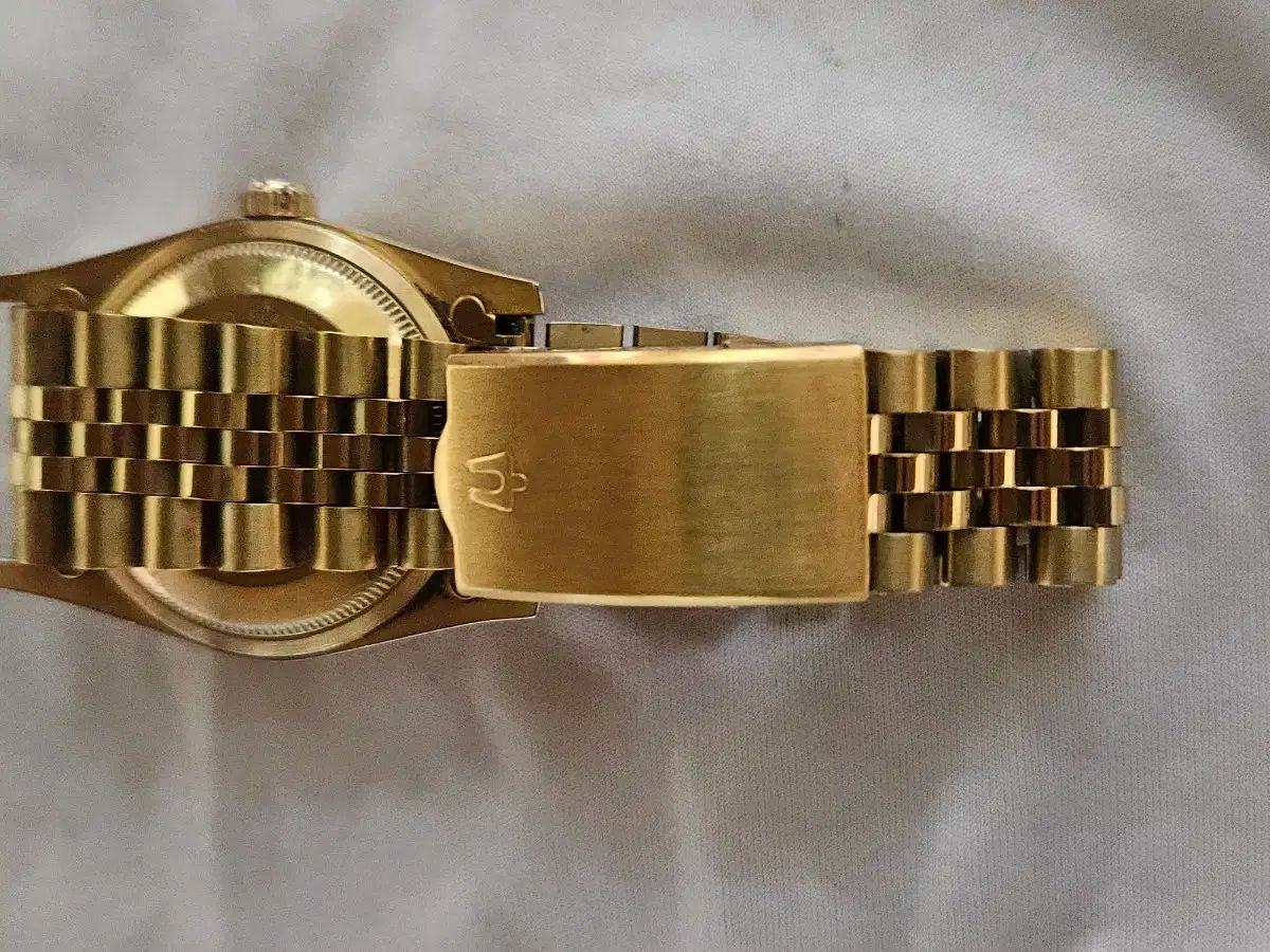 ブローバ ゴールド SUPER セビル デイデイト 時計