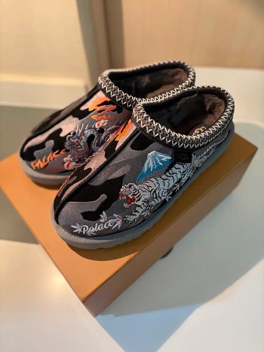 PALACE x UGG タスマン ブラックカモフラージュ 260 8 サイズ