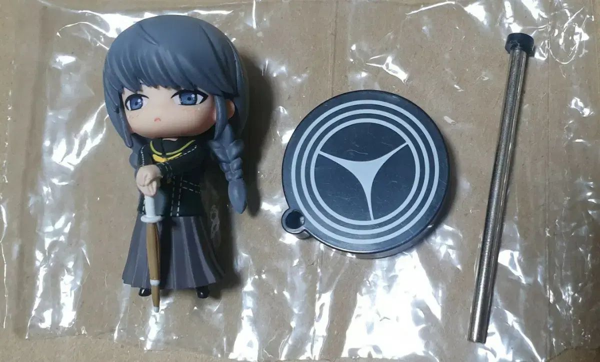 割引 ペルソナ4 ONEコインGrandeフィギュア 鳴上&ヨウスケ女装バージョン ケース付☆