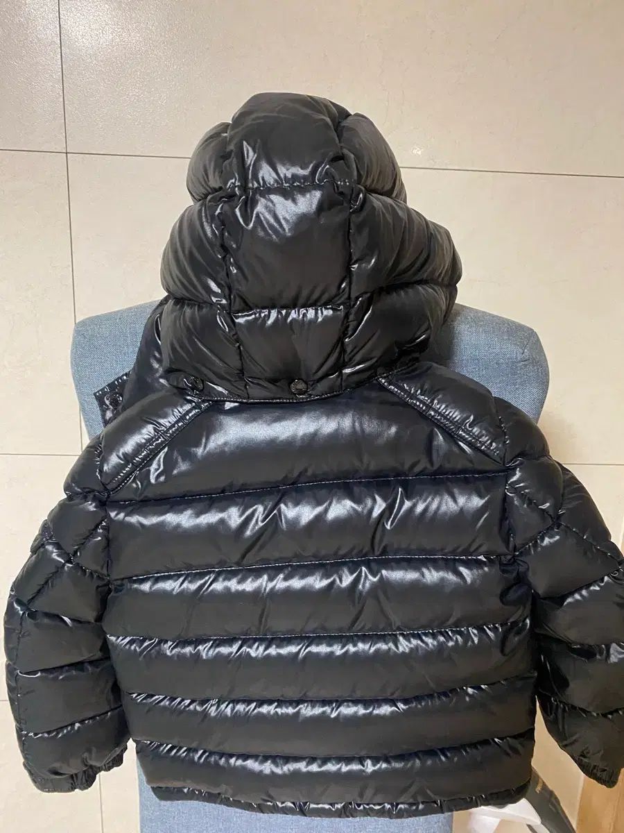 モンクレールキッズ ニューマヤ 4 y 状態良し