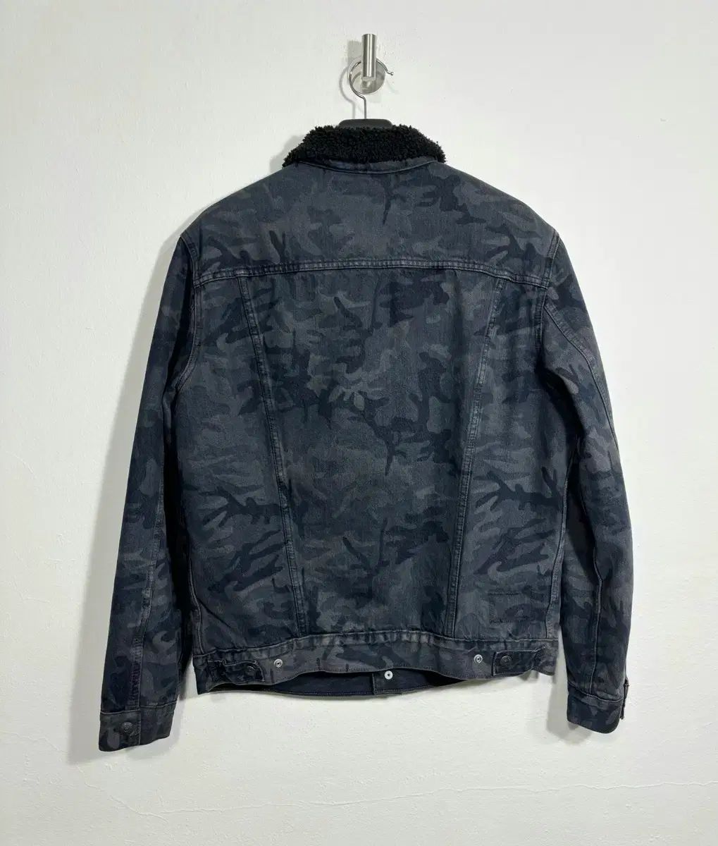 モデル リーバイス カモフラージュ シェルパ トラッカージャケット Lサイズ
