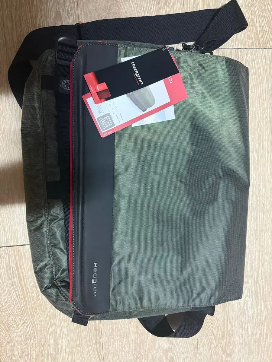 hedgren ヘドグレン メッセンジャーバッグ カーキ 175000 ONE