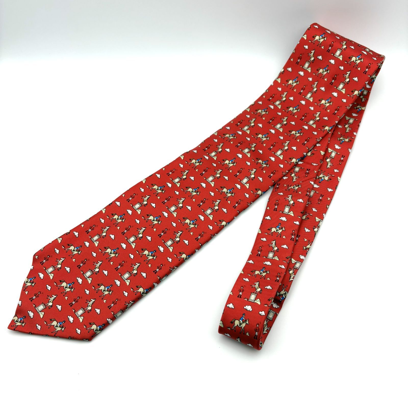 Hermesエルメス　赤ドットネクタイ極美品 ほぼ未使用　箱付き Hermesエルメス 赤ドットネクタイ極美品 ほぼ未使用 箱付き Hermes